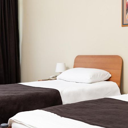 Hotel Luxor พริสตีนา ภายนอก รูปภาพ