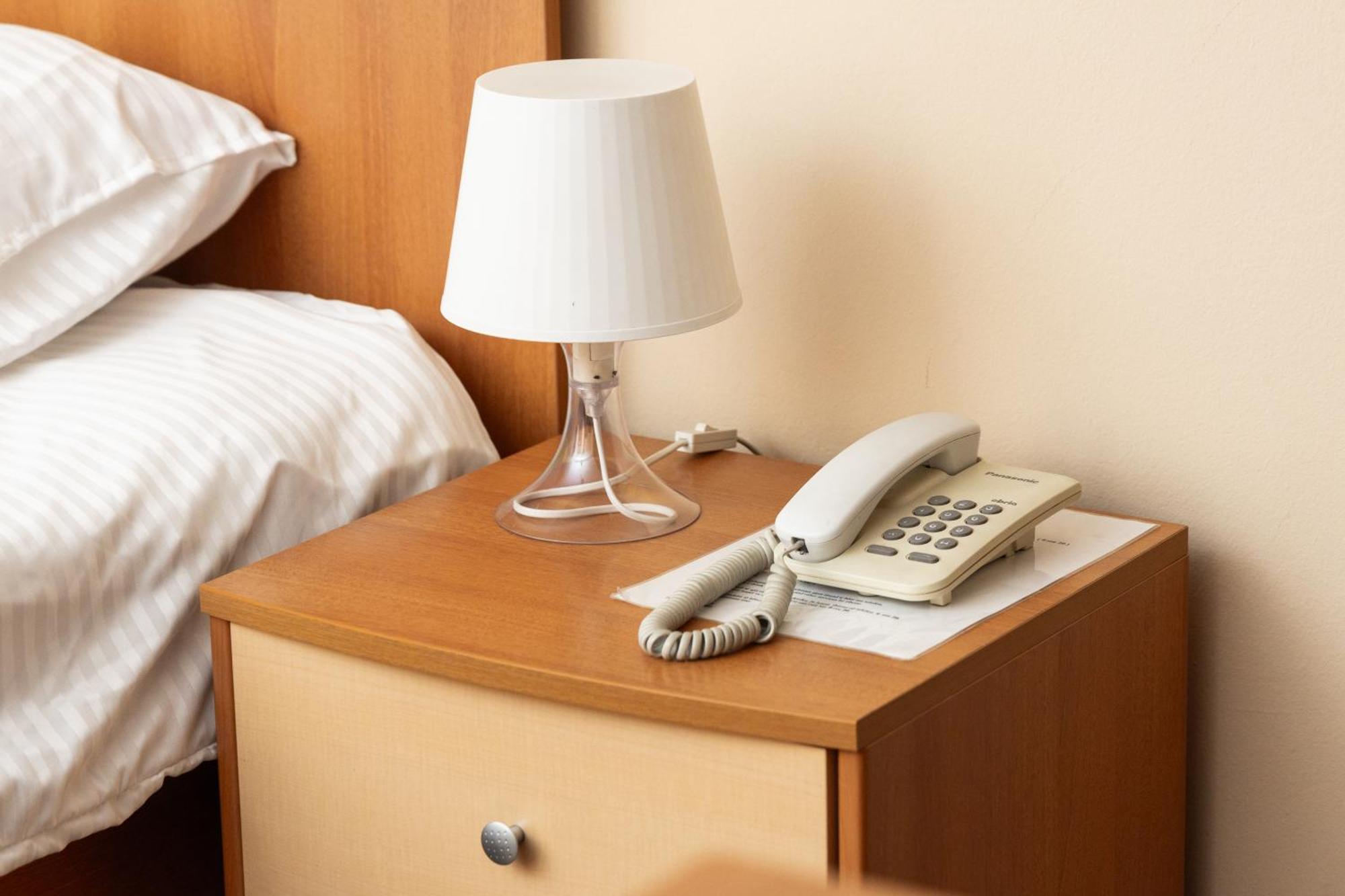 Hotel Luxor พริสตีนา ภายนอก รูปภาพ