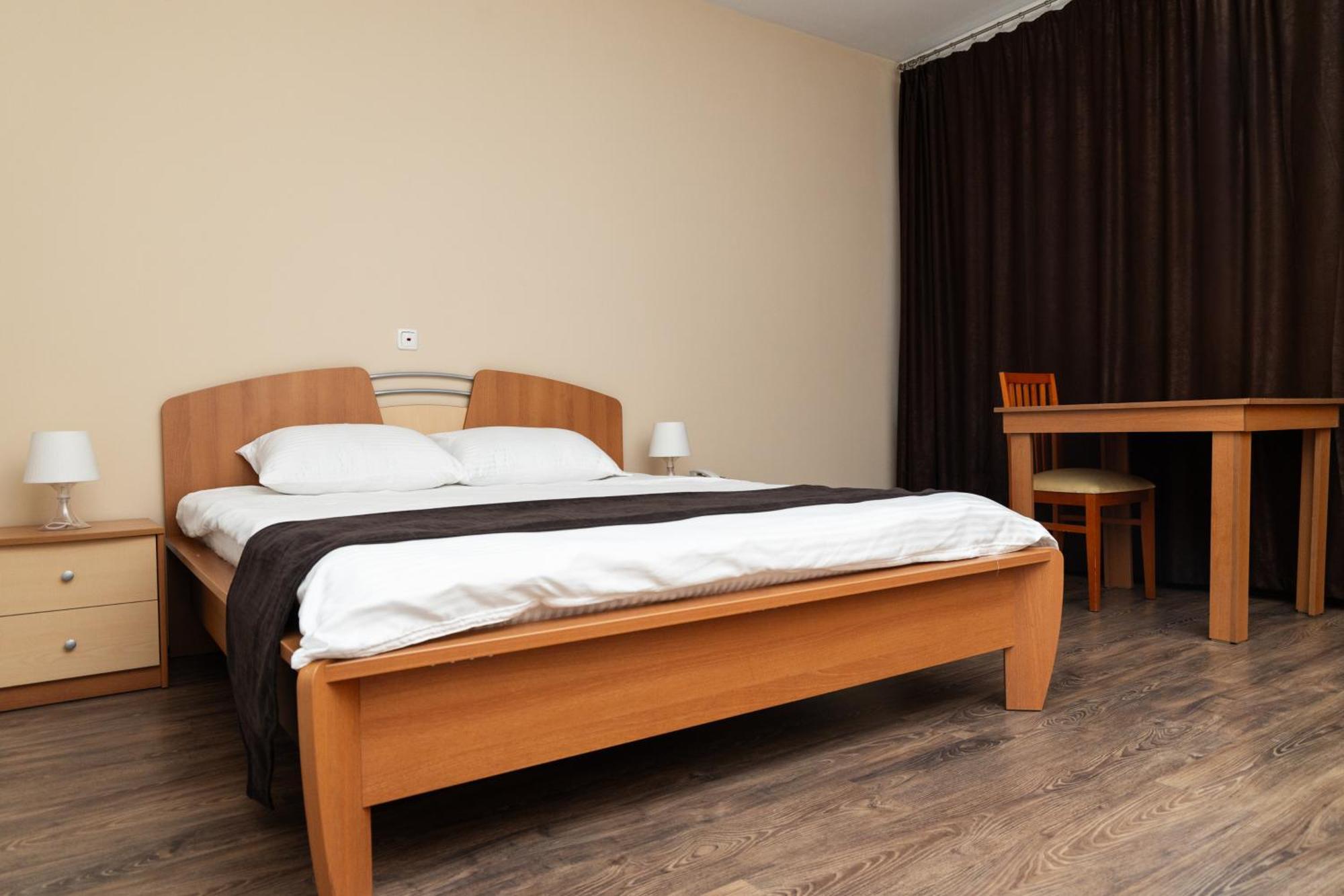 Hotel Luxor พริสตีนา ภายนอก รูปภาพ