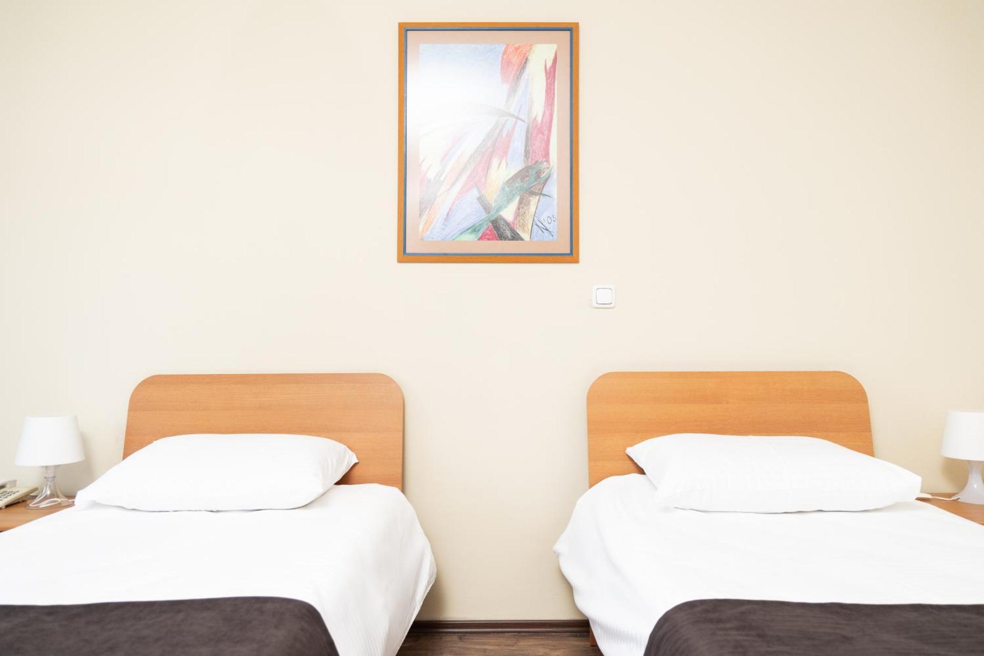 Hotel Luxor พริสตีนา ภายนอก รูปภาพ